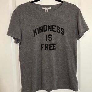 Kindness is Free Graphic T-Shirt Sz Small